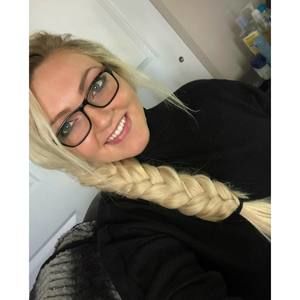 Meet your Posher, Danielle